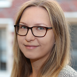 Head shot of Natalia Makysmiuk smiling into camera