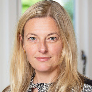 Head shot of Amanda MacKenzie looking into camera