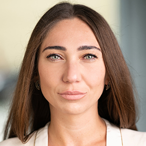 Head shot of Ilona Avramenko looking into camera